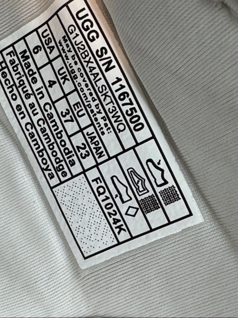 NWOT UGG Ez-Duzzit T-Strap Sneakers - Picture 12 of 12